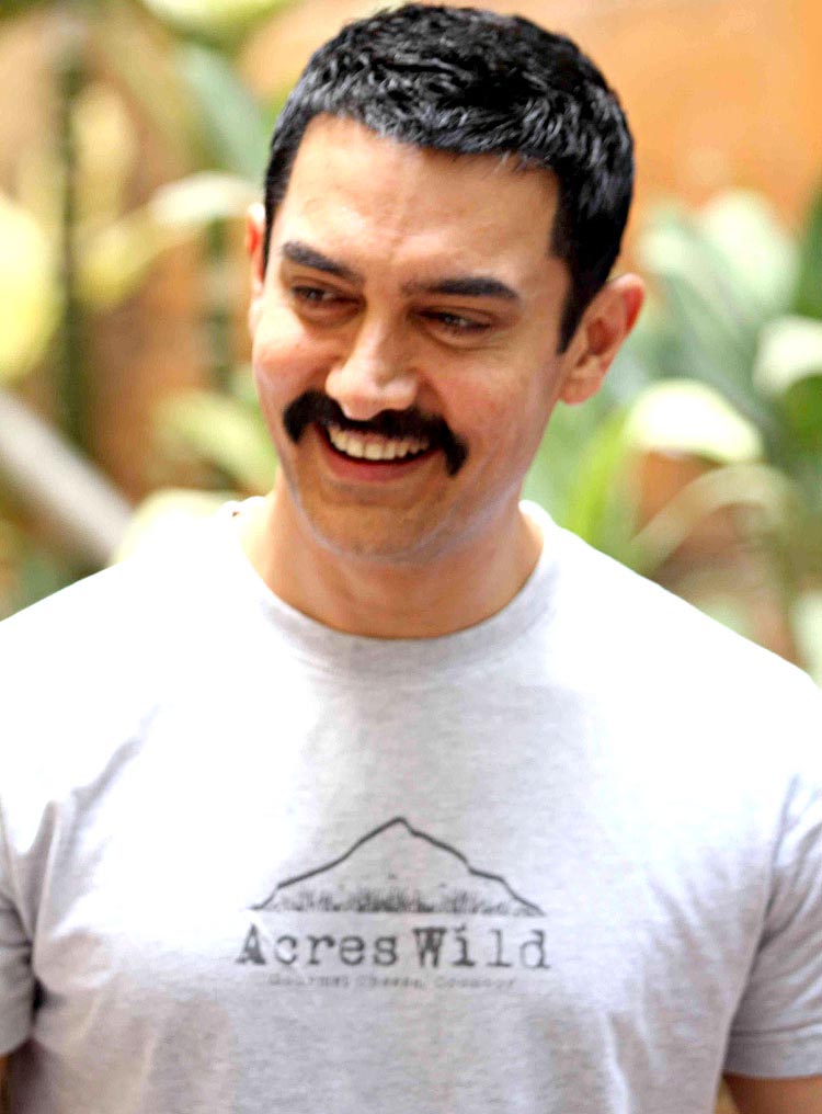 Aamir Khan clarifies on DK Bose credit controversy